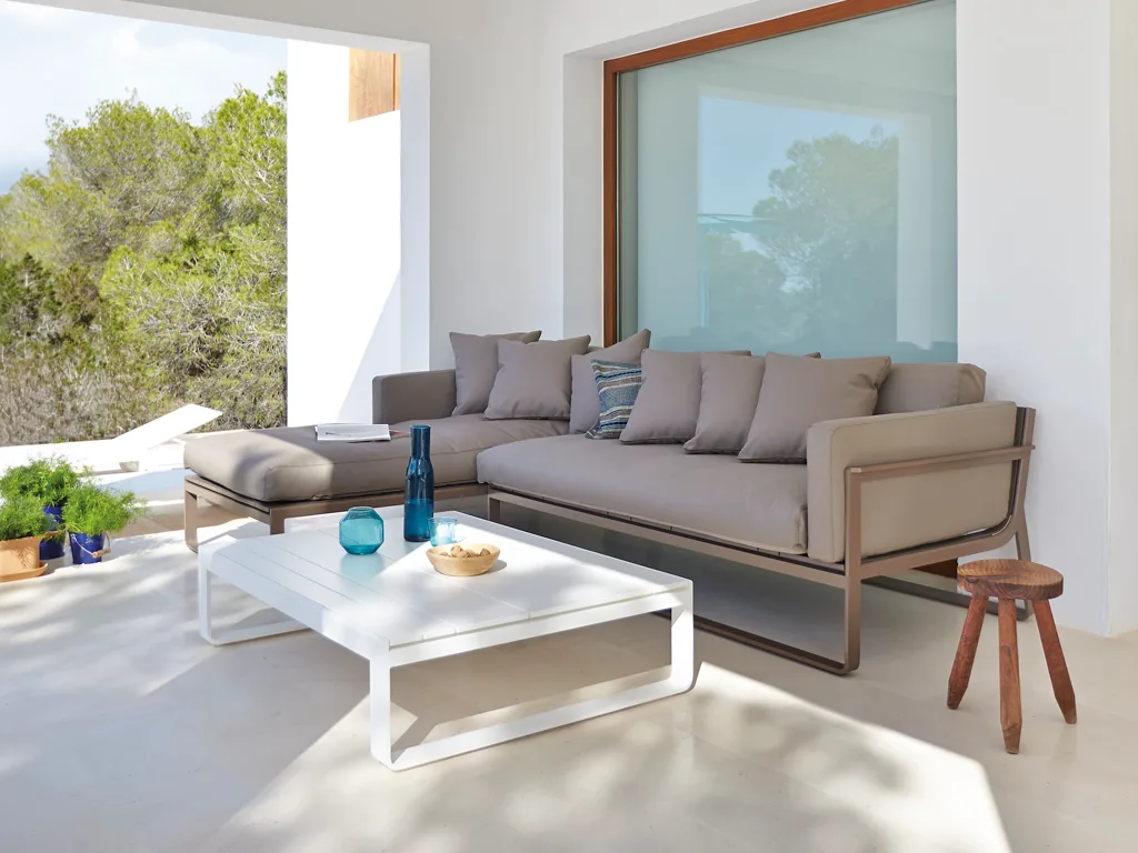 Planning to Buy a Flat? Here Are Some Practical Tips for a Vastu-friendly Home!